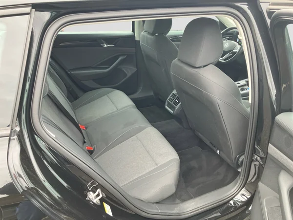 VOLKSWAGEN Passat SW (2024) — foto 22 van 25