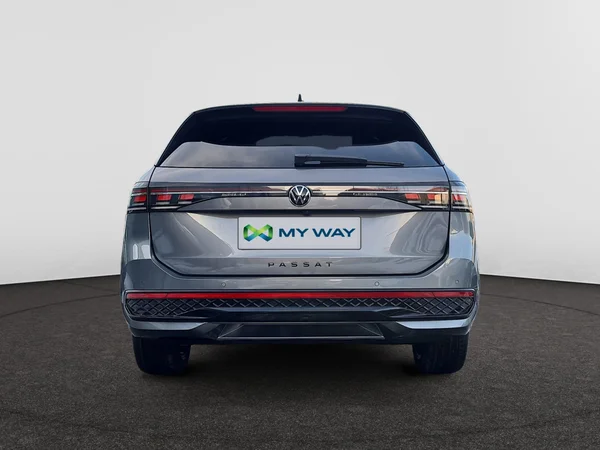 VOLKSWAGEN Passat Variant (2025) — foto 9 van 21