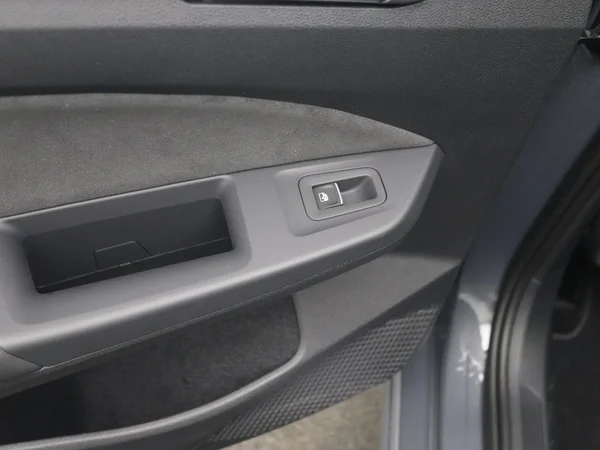 VOLKSWAGEN Golf VIII SW (2024) — foto 3 van 30