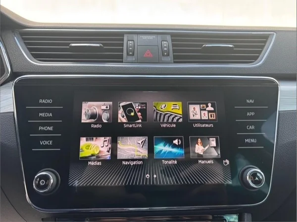 SKODA Superb Combi (2024) — foto 14 van 18