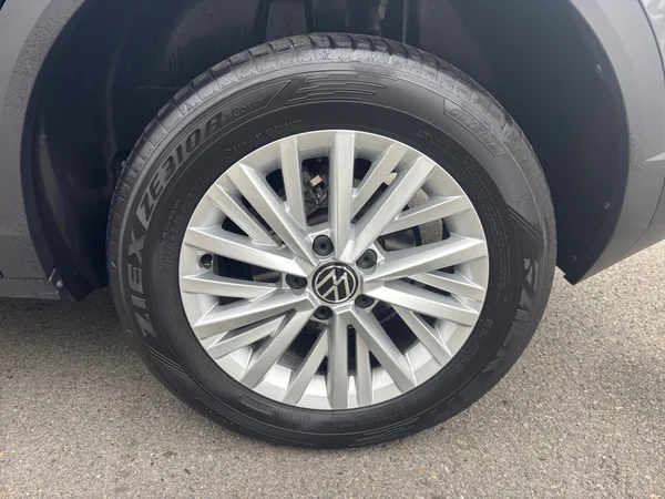 VOLKSWAGEN T-Roc (2022) — foto 13 van 20