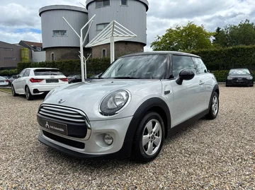 Mini Cooper 87c876d6-14c0-4ba9-bc5b-6ee6d0c3c241