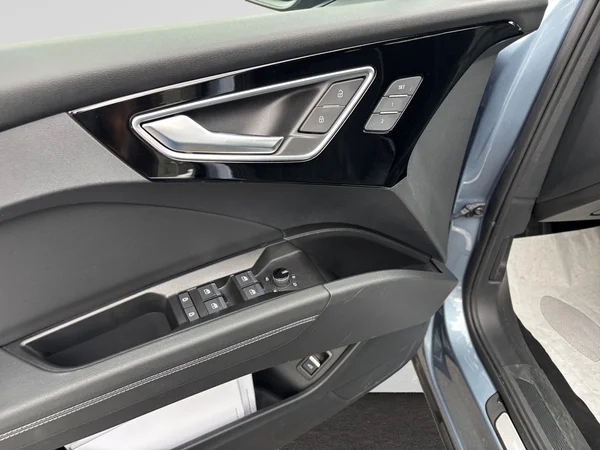AUDI Q4 Sportback e-tron (2022) — foto 5 van 19