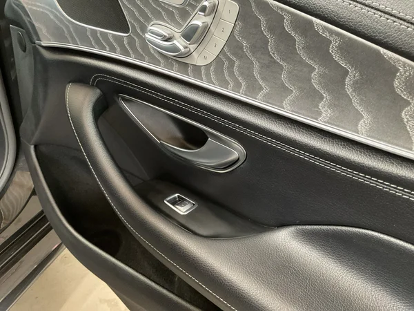 MERCEDES-BENZ CLS 350 (2019) — foto 2 van 22