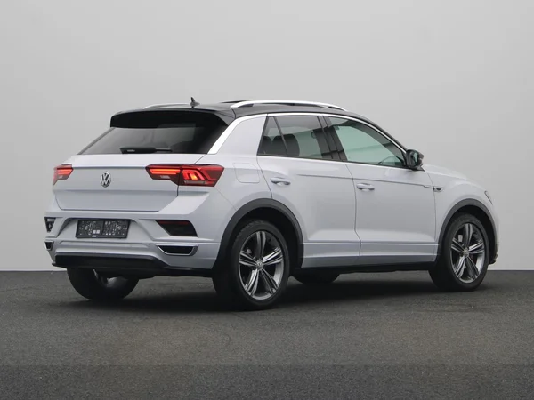 VOLKSWAGEN T-Roc (2019) — foto 12 van 24