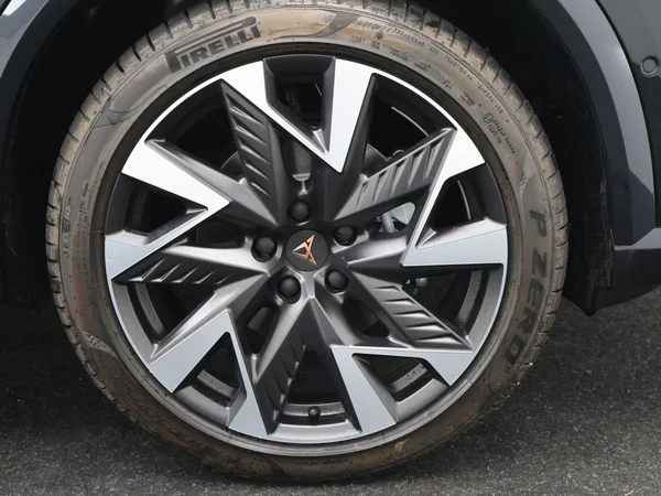 CUPRA Formentor (2025) — foto 25 van 26