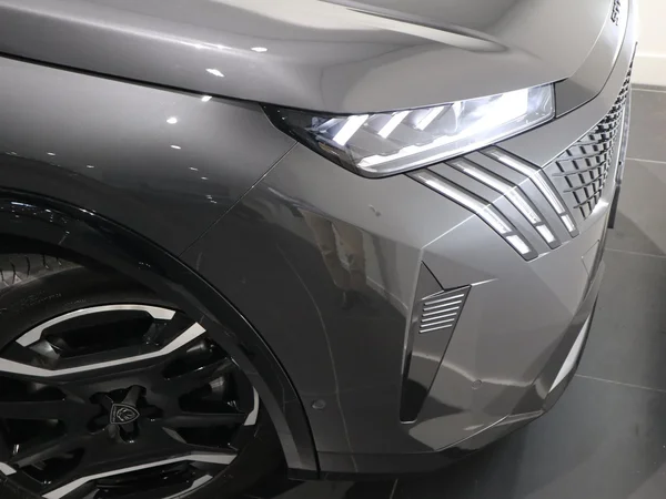 Peugeot e-5008 (2026) — foto 3 van 34