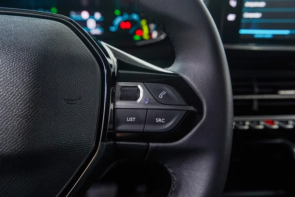 Peugeot E-208 (2023) — foto 10 van 43