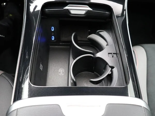 Mercedes-Benz EQE (2025) — foto 15 van 35