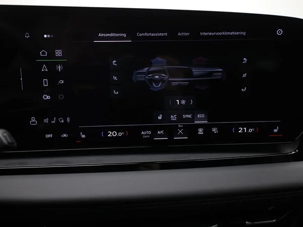 AUDI Q6 e-tron (2026) — foto 15 van 27