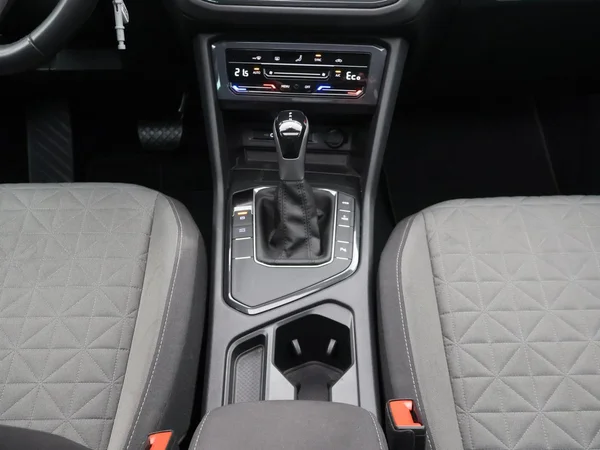 VOLKSWAGEN Tiguan eHybrid (PHEV) (2023) — foto 9 van 33