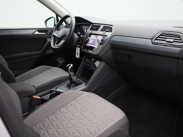 Volkswagen Tiguan (2023) — foto 33 van 43