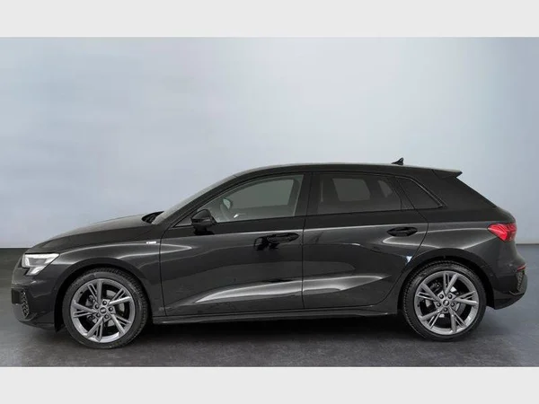 Audi A3 Sportback (2024) — foto 27 van 32