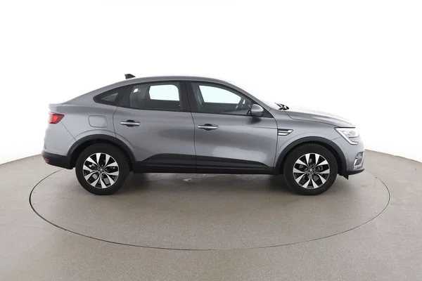 Renault Arkana (2022) — foto 13 van 16