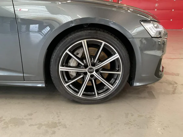 AUDI A6 Avant PHEV (2025) — foto 16 van 23