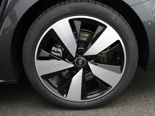 AUDI A5 Avant e-hybrid (PHEV) (2025) — foto 15 van 25