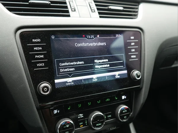 SKODA Octavia Combi (2020) — foto 22 van 38