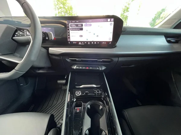 AUDI Q3 Sportback (2025) — foto 3 van 22