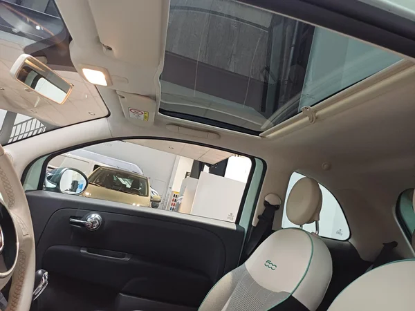 Fiat 500 (2015) — foto 9 van 22
