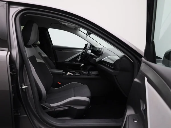 Opel Astra (2023) — foto 21 van 37
