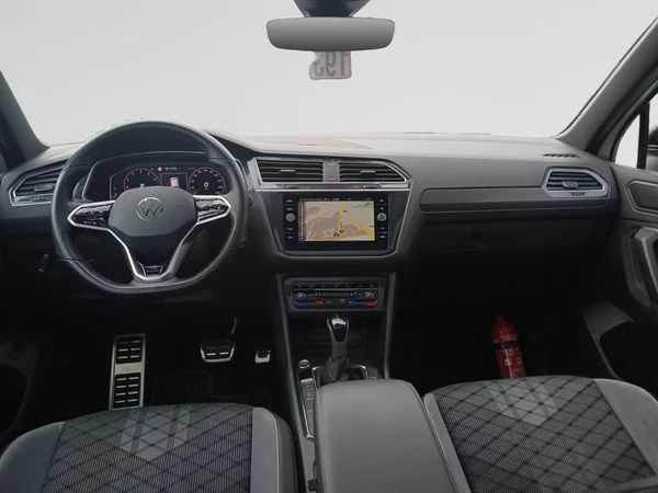 VOLKSWAGEN Tiguan (2023) — foto 18 van 21