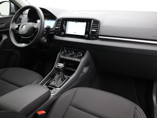 SKODA Karoq (2024) — foto 13 van 19