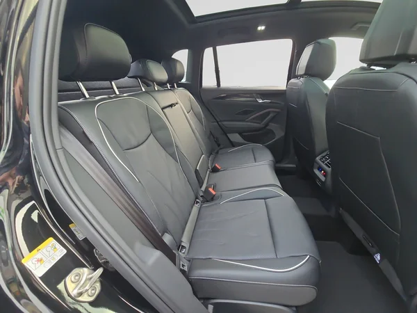 VOLKSWAGEN Tiguan (2026) — foto 22 van 24