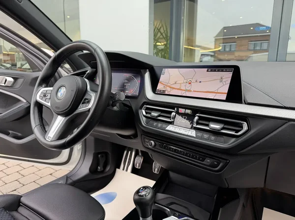 Bmw 116 (2021) — foto 2 van 24