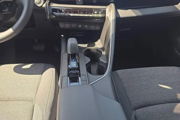 Toyota C-HR Hybrid (HEV) (2026) — foto 8 van 26