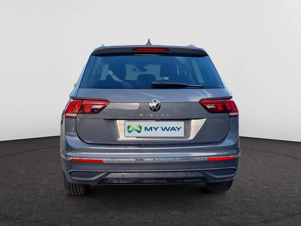 VOLKSWAGEN Tiguan (2022) — foto 19 van 23