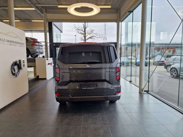 Ford Transit Custom (2025) — foto 9 van 15