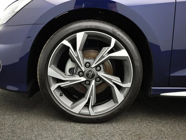 AUDI A3 Sedan (2025) — foto 3 van 24
