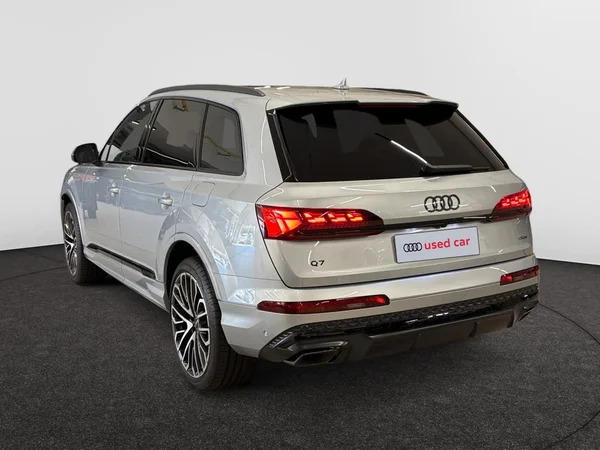 AUDI Q7 e-hybrid (PHEV) (2026) — foto 14 van 19
