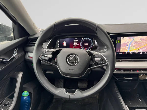 SKODA Octavia Combi (2024) — foto 3 van 24
