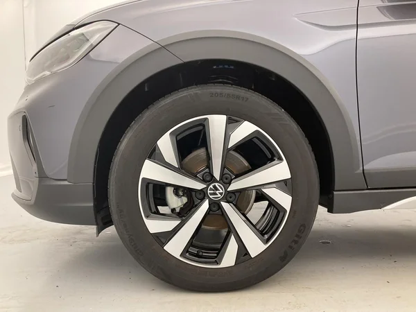 VOLKSWAGEN Taigo (2025) — foto 2 van 36