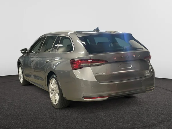 SKODA Octavia Combi (2025) — foto 15 van 21