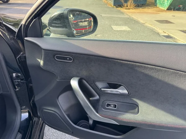 MERCEDES-BENZ A 200 (2024) — foto 9 van 24