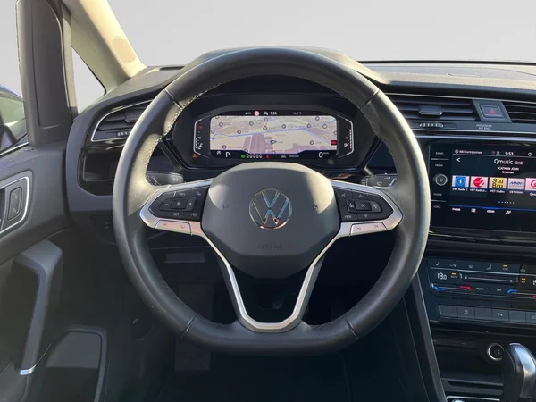 VOLKSWAGEN Touran (2025) — foto 2 van 22