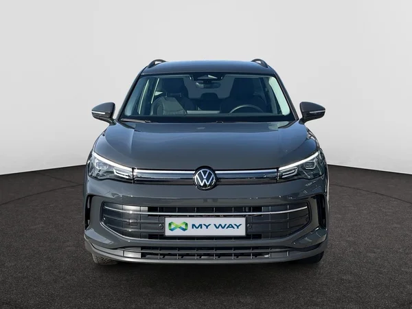 VOLKSWAGEN Tiguan (2025) — foto 10 van 21