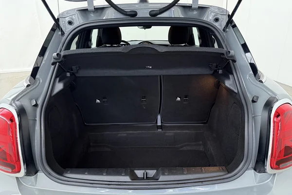 Mini Mini 5 Doors (F55 LCI II) (2021) — foto 12 van 16