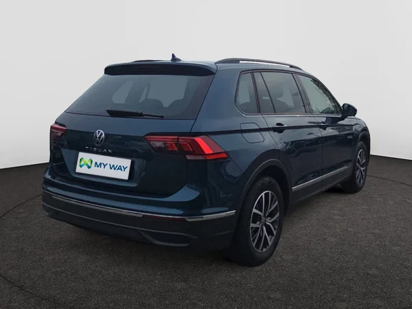 VOLKSWAGEN Tiguan (2024) — foto 9 van 23