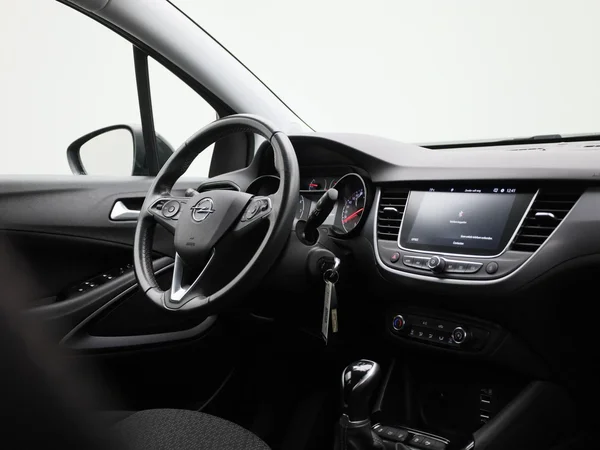 Opel Crossland (2021) — foto 25 van 36