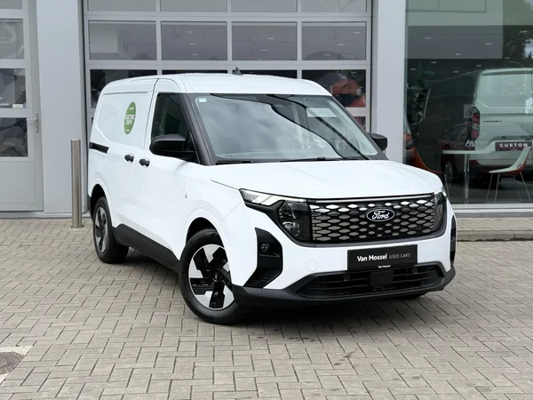 Ford Transit Courier (2025) — foto 23 van 35