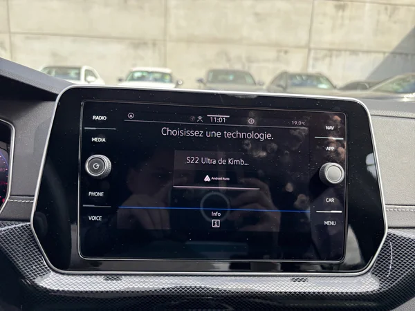 VOLKSWAGEN T-Cross (2024) — foto 6 van 22