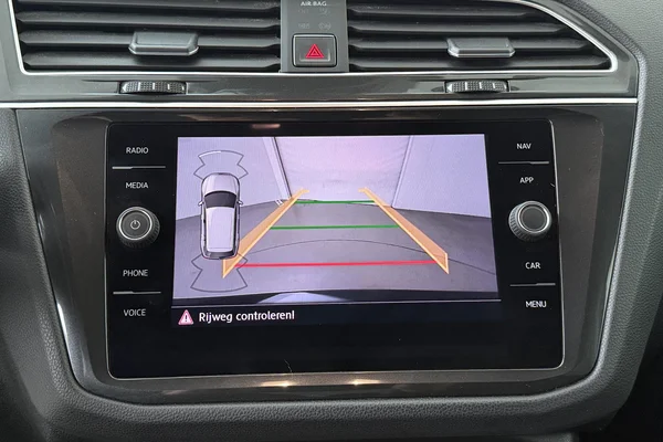 Volkswagen Tiguan (2018) — foto 5 van 22