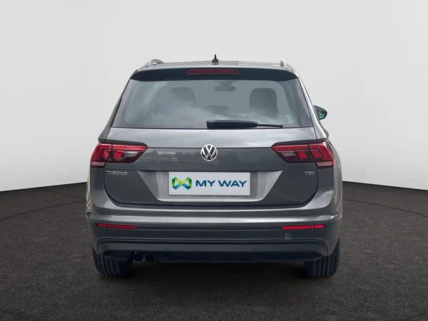 VOLKSWAGEN Tiguan (2016) — foto 15 van 18