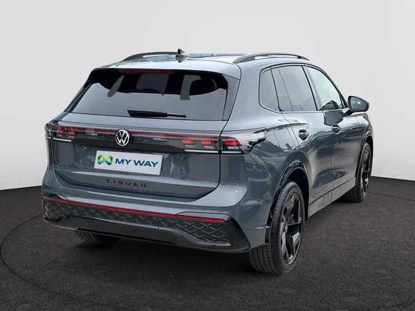VOLKSWAGEN Tiguan (2025) — foto 12 van 22