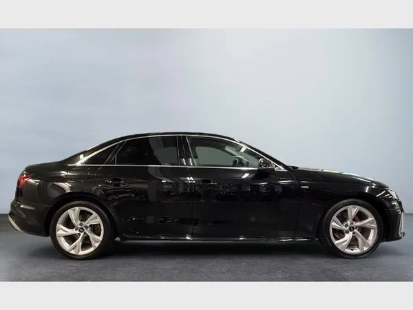 Audi A4 (2022) — foto 25 van 28