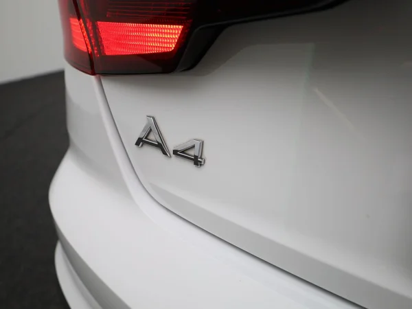 Audi A4 (2024) — foto 30 van 46