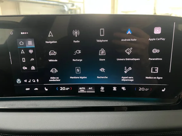 AUDI Q6 e-tron (2026) — foto 3 van 20